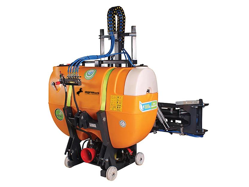 Полевой опрыскиватель 1000 литров с гидравлическим подъемником фото 1