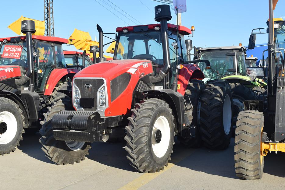 Трактор YTO LX2204 фото 1