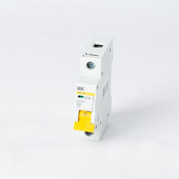Автоматический выключатель однополюсный 16А IEK фото 1