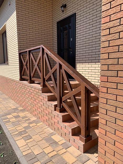 Изготовление и монтаж деревянных перил фото 2