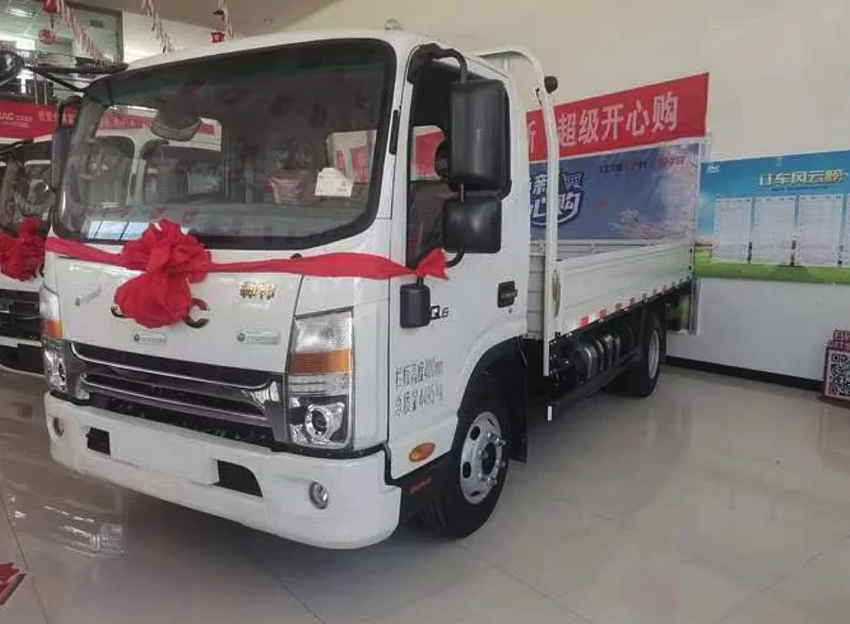 Грузовой автомобиль Jianghuai HFC1043P71K1C7S фото 1