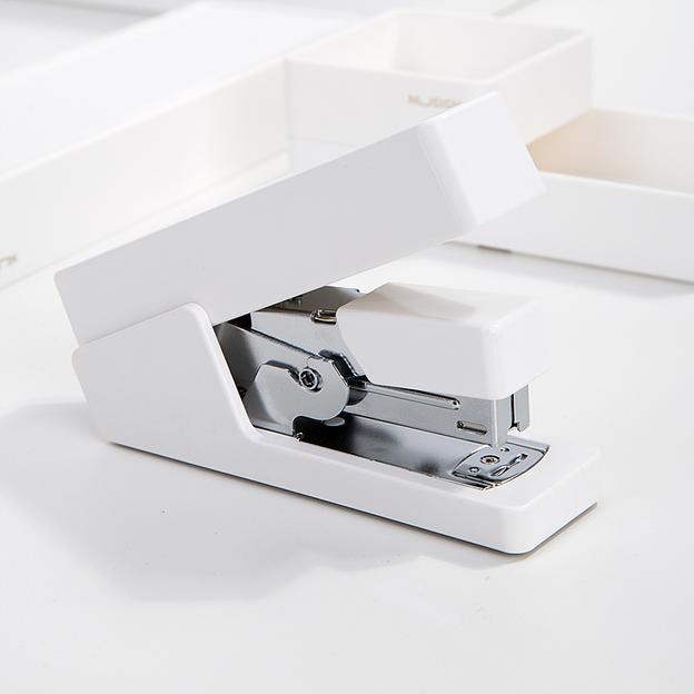 Степлер Deli ENS081WHITE Nusign 24/6 26/6 (25листов) белый 100скоб коробка фото 2