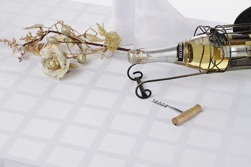 Скатерть 110*110 см. белая клетка /3/ фото 1