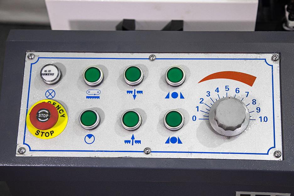 Полуавтоматический ленточнопильный станок MGH-200 фото 9