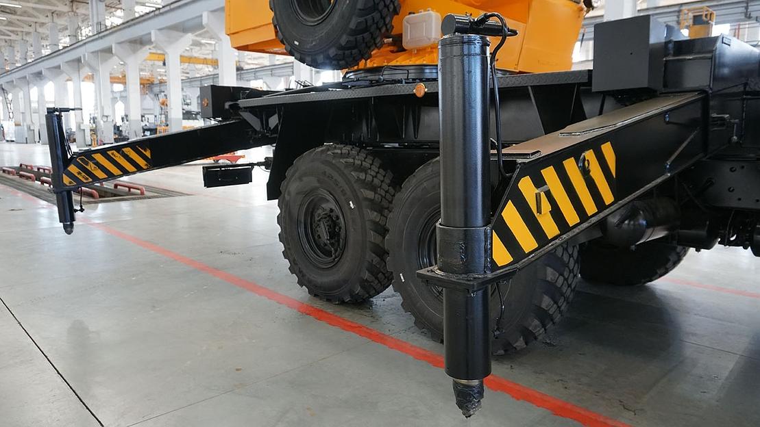 Автомобильный кран КС-35714К-2 Ивановец фото 5