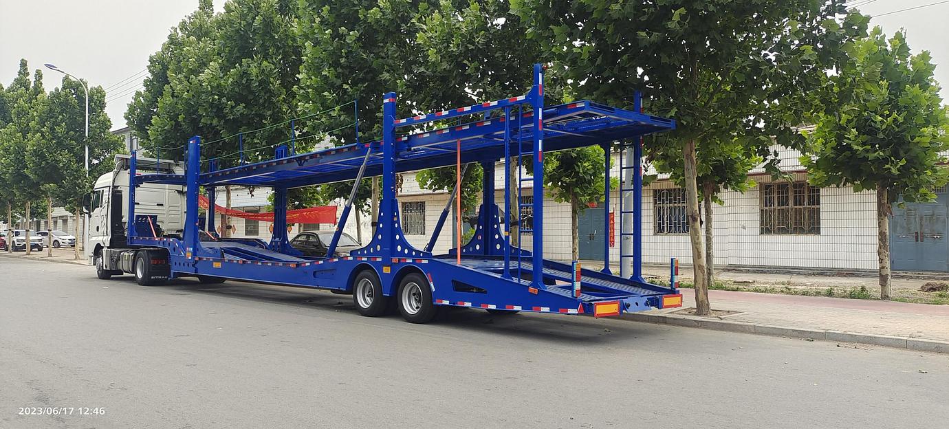 Автовоз LYZ922OTCL двухмостовой прицеп для перевозки легковых машин фото 1