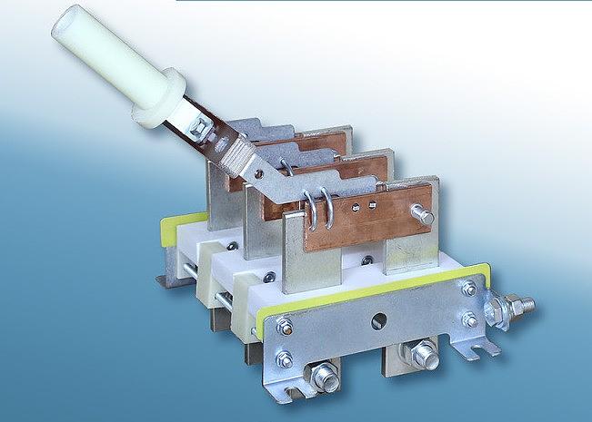 Разъединитель РЕ19-43-32210 1600А фото 1