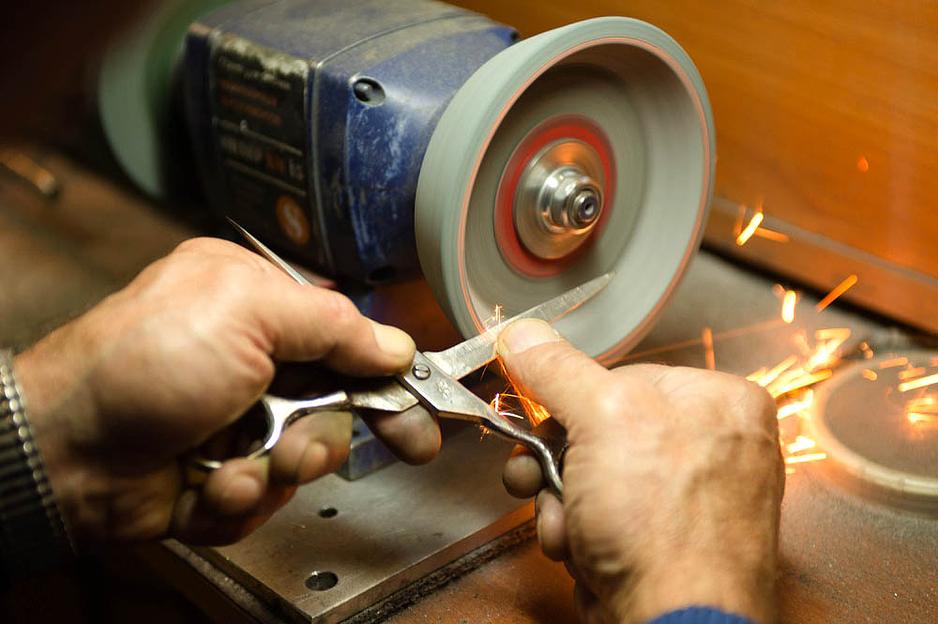 Услуга заточки парикмахерского инструмента фото 1