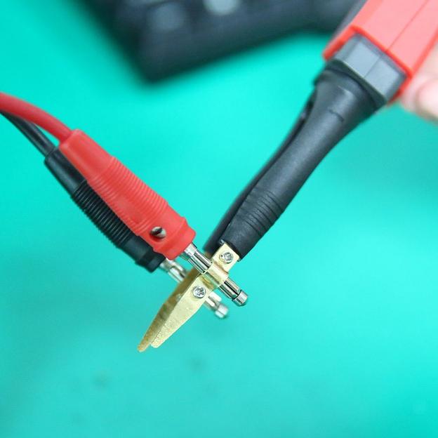 Мультиметр-пинцет для SMD компонентов UT116A, для измерения сопротивления, емкости, тестирования диодов и прозвонки цепи фото 5