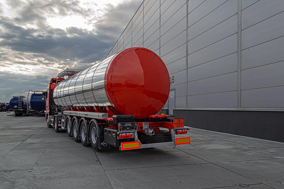 Нефтевоз 32 м³ четырёхосный 914221-02 фото 3