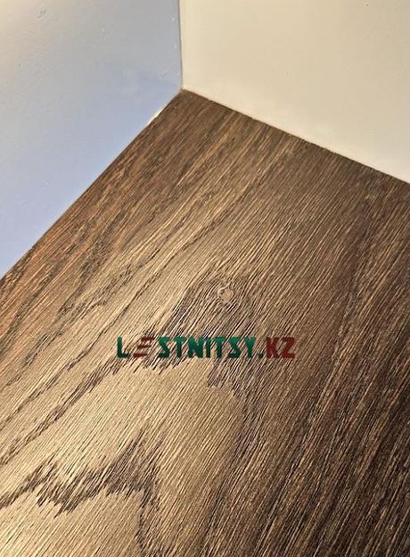 Лестница на бетонном основании с кованым ограждением под заказ фото 8