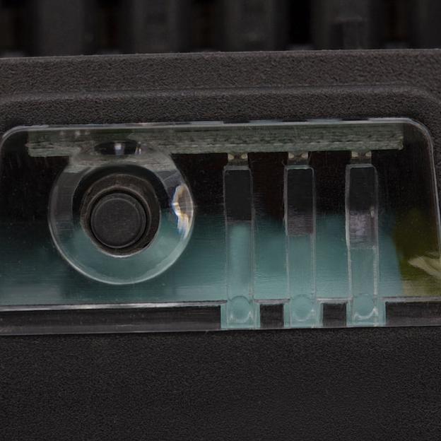 Батарея аккумуляторная Denzel IB-18-2.0 18В 2Ач Li-Ion (28433) фото 4