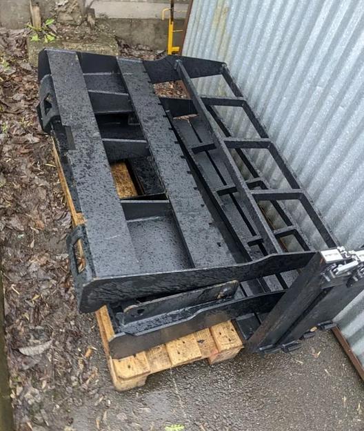 Вилы на мини погрузчик Terex фото 2