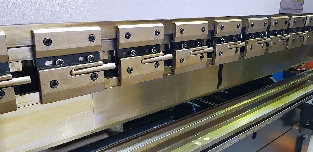 Пресс листогибочный гидравлический c ЧПУ MetalTec HBM 40/2500 фото 3