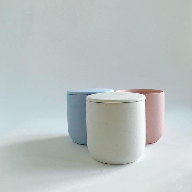 Свеча из кокосового воска Razzo room «MOON» в гипсовом подсвечнике ОПТ фото 1