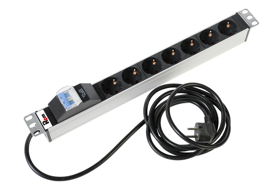 Блок розеток Rem-16 с авт. 16А, 7 Shuko, алюм., 19", шнур 3 м. (R-16-7S-A-440-3) фото 1