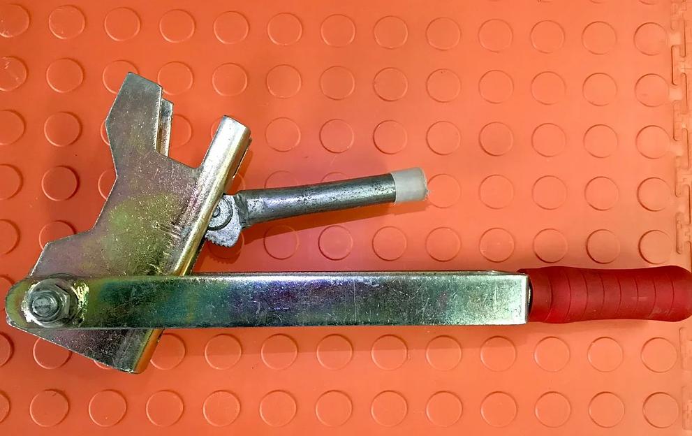 Ключ для пружинного зажима рычажной большой для опалубки ОПТ фото 1