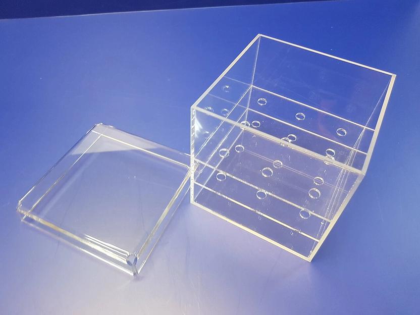 Короб для цветов из оргстекла (маленький). фото 2