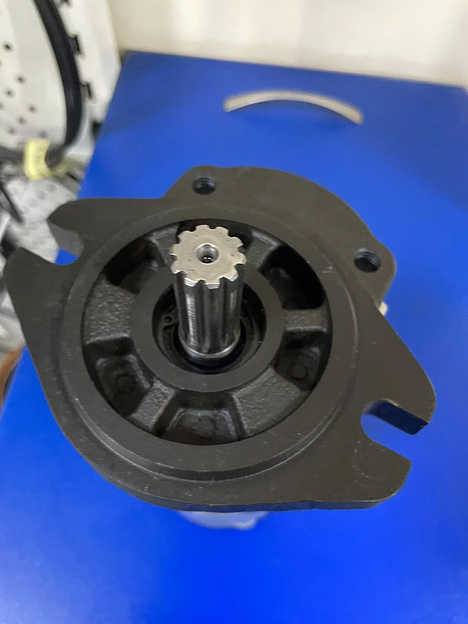 Секционный гидравлический насос GSDM 20/20/10+R фото 2