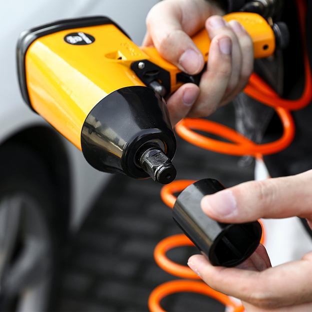 Набор пневмоинструментов Deko Premium компл.:34 предмета 113л/мин желтый/черный (кейс в комплекте) фото 3