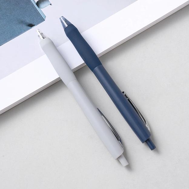 Ручка шариков. автоматическая Deli Xtream EQ48-BL d=0.7мм син. черн. кругл. резин. манжета фото 3