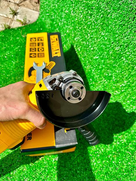 Угловая шлифмашина DeWALT 125мм, 1100w с регулировкой оборотов фото 2