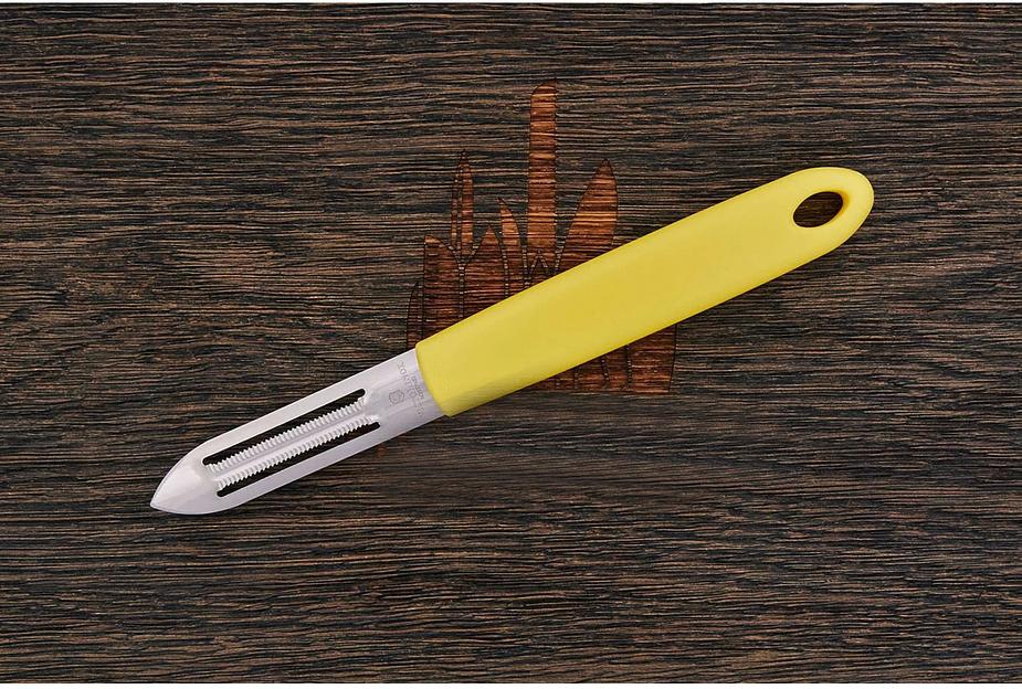 Овощечистка для овощей и фруктов Victorinox Swiss Classic желтый (7.6077.8) фото 3