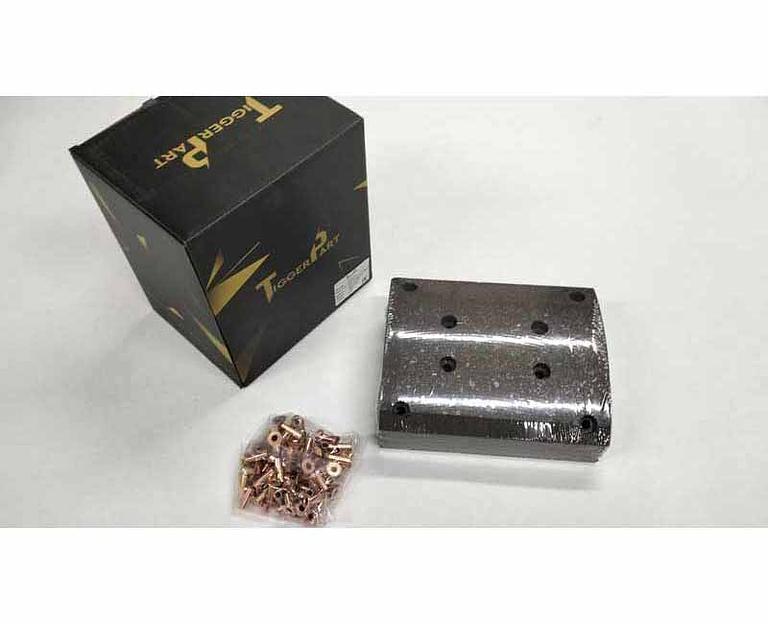 Накладка тормозная задняя (8 отверстий) SHAANXI F3000 DZ9112340062 TiggerPart фото 4