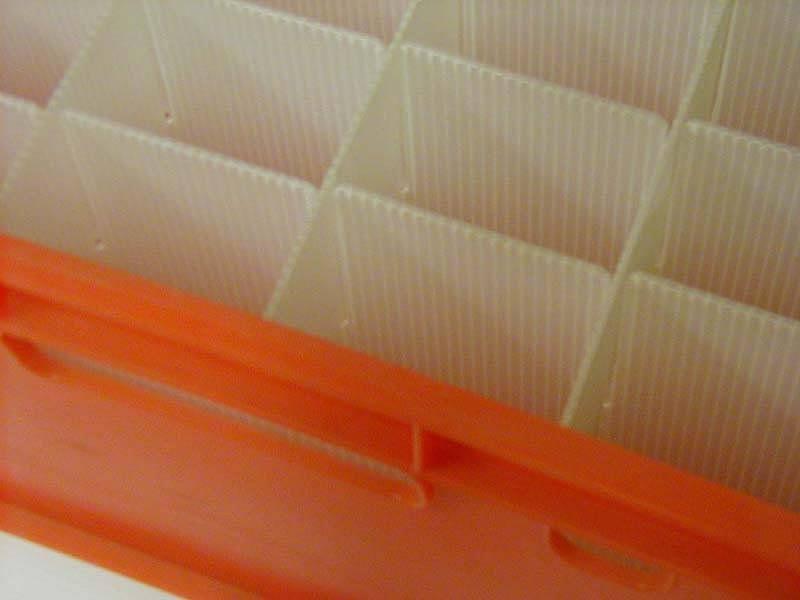 Разделители из гофропластика для пластиковых контейнеров фото 1