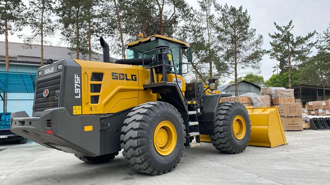 Фронтальный погрузчик L975F фото 7