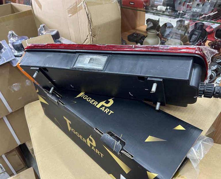 Фонарь задний левый HOWO T5G/SITRAK WG9719810011 TiggerPart фото 2