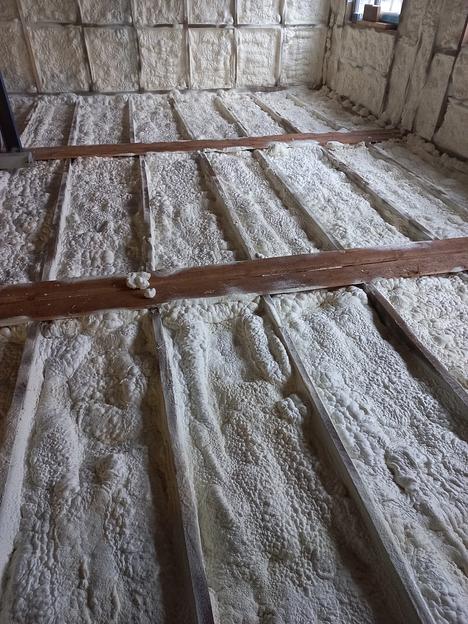 Утепление пеной ППУ (пенополиуретаном) фото 8