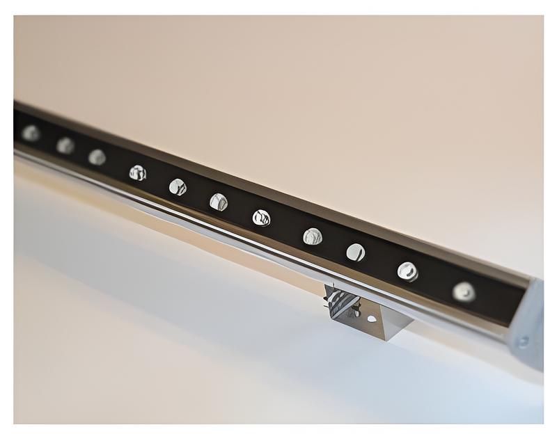 Светодиодный линейный светильник Queen 12 Вт фото 1