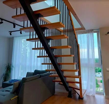 Лестницы на металлическом монокосоуре под заказ фото 2