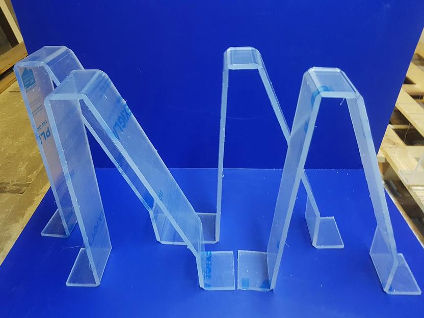 Отбойник из прозрачного акрила толщиной 8-10 миллиметров. фото 1