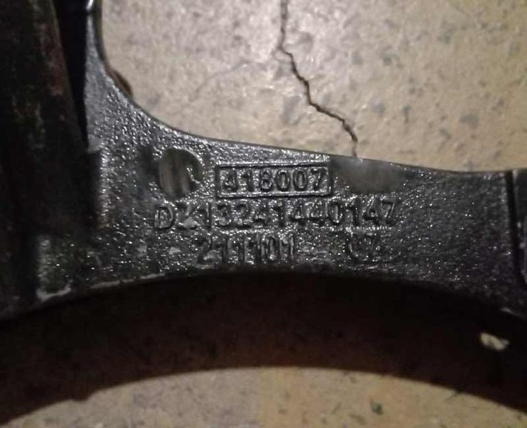 Кронштейн крепления кабины X3000 правый DZ13241440147 фото 2