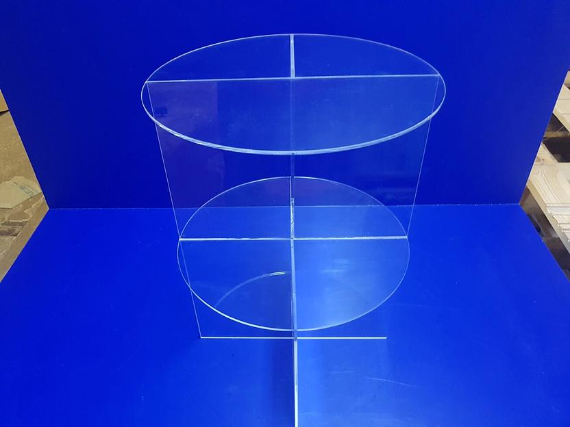 Этажерка из оргстекла для выставочного зала магазина, бутика. фото 1