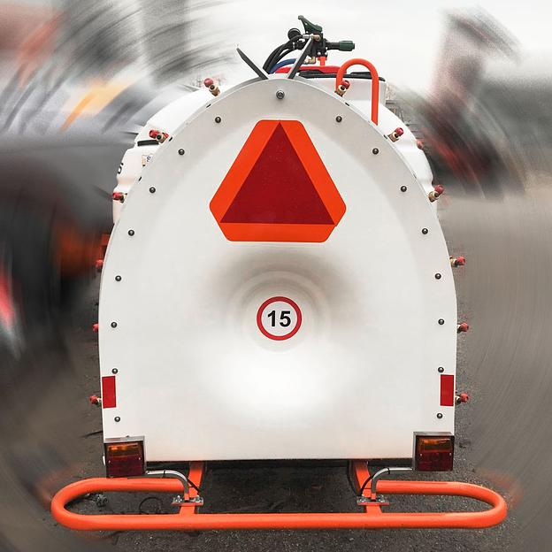 Опрыскиватель навесной садовый «Зубр» НВ. Объем 600 литров, с приставкой «Пирамида» фото 6