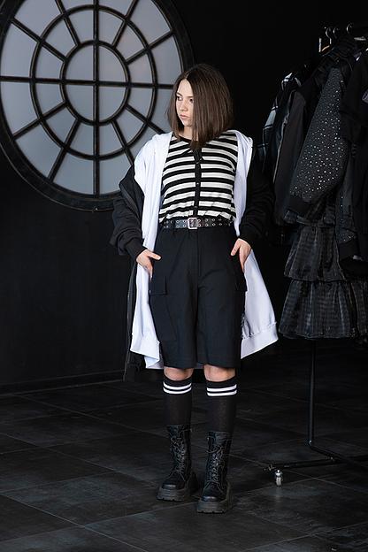 Чёрный удлиненный худи и белый удлинённый жилет на молнии для девочки ОПТ фото 3