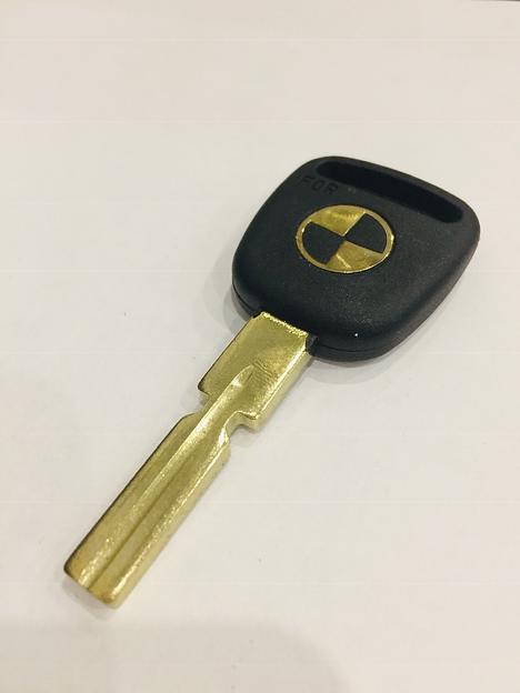 Заготовка автомобильного ключа без чипа С-096 фото 1