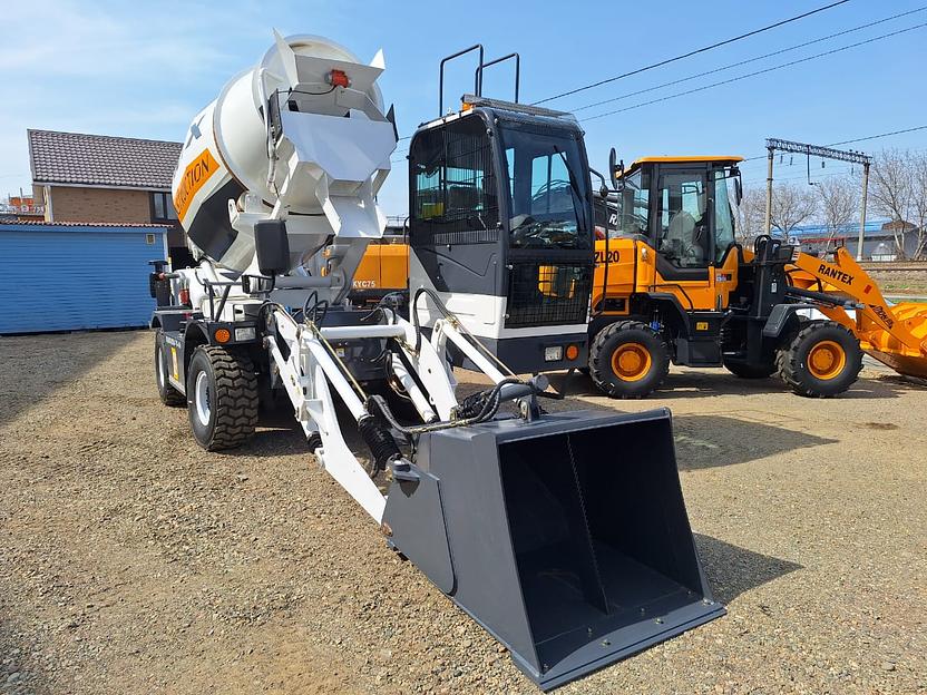 Бетоносмеситель с самозагрузкой YNIX QGMC3000 (12 м3/час) фото 3