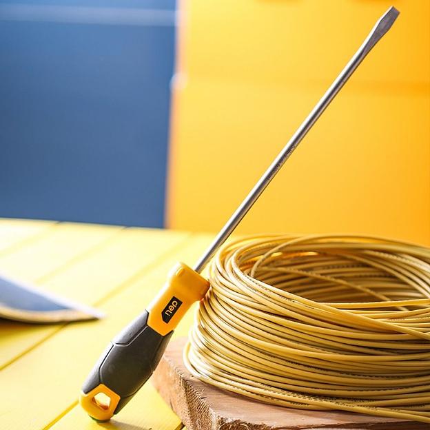 Шлицевая отвертка Deli DL6362001 6х200мм Материал: CR-V. Двухкомпонентная ручка. Хромированная. фото 4