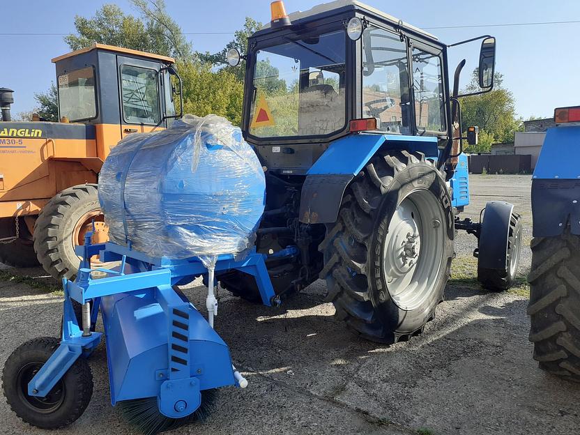 Щетка коммунальная ЩУН-13М с полив. системой (бак 500 л.) фото 1