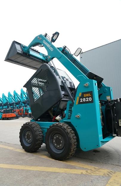 Мини-погрузчик Sunward «SWL2820» фото 3