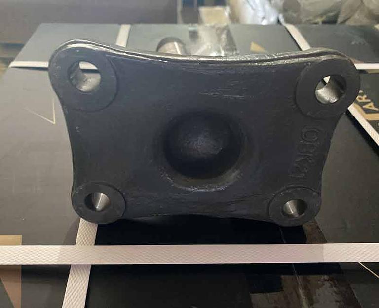 Кронштейн крпления рычага (маятника) 8х4 HOWO T5G WG9931477050 TiggerPart фото 2