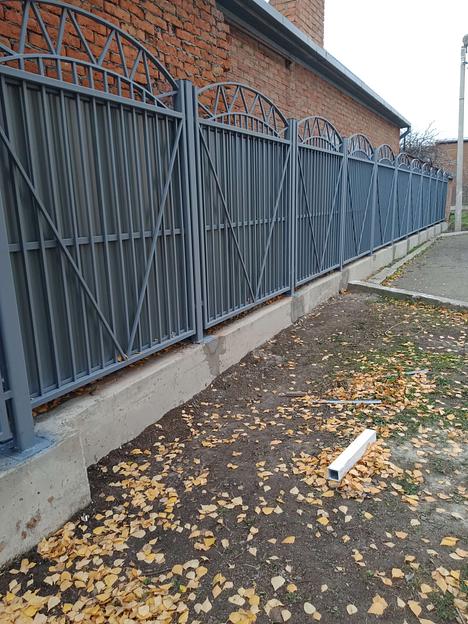 Изготовление заборов, секций ограждений, навесов фото 2