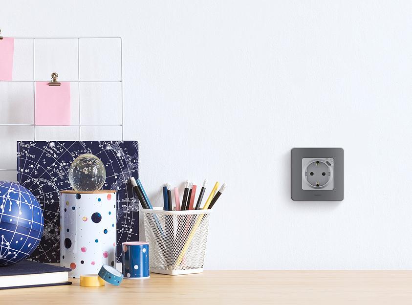 Legrand 673772 Розетка 2К+З немецкий стандарт 16А 250В со встроенным зарядным устройством USB C 1.5А 5В - INSPIRIA - алюминий фото 5