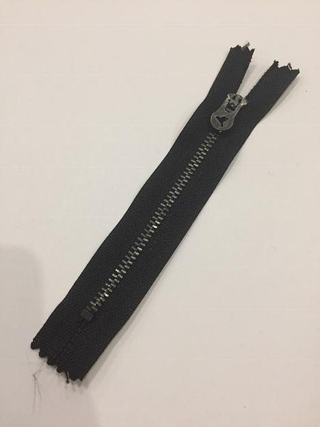 Молния джинсовая №4 тем.ник.зуб 12см.Черный фото 1