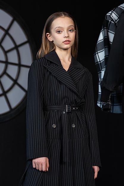 Двубортное чёрное платье-жакет в полоску на девочку ОПТ фото 2