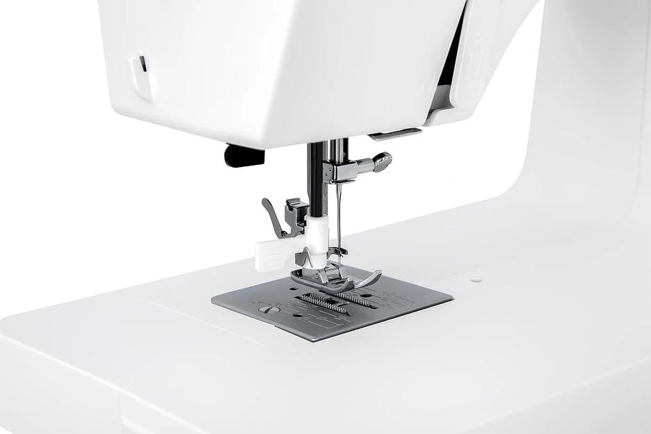 Швейная машина Comfort 3040 белый фото 6